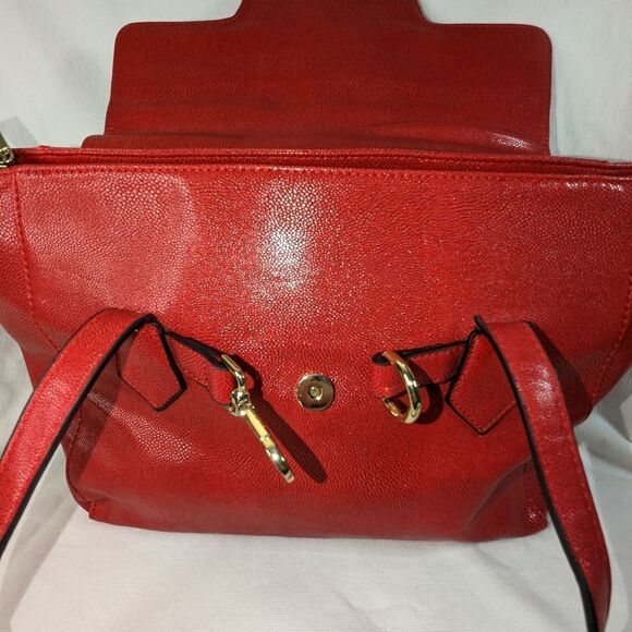 19V69 Italia Red Handbag - Picture 5 of 13